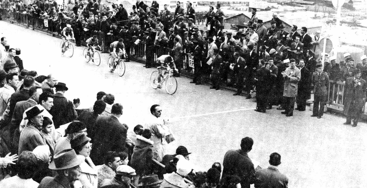 1694- Oran - Dernier2 Criterium - 1960.JPG